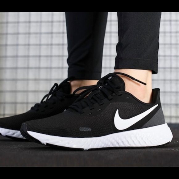 WOMEN'S NIKE REVOLUTION 5 RUNNING SHOES - Picture 8 of 8